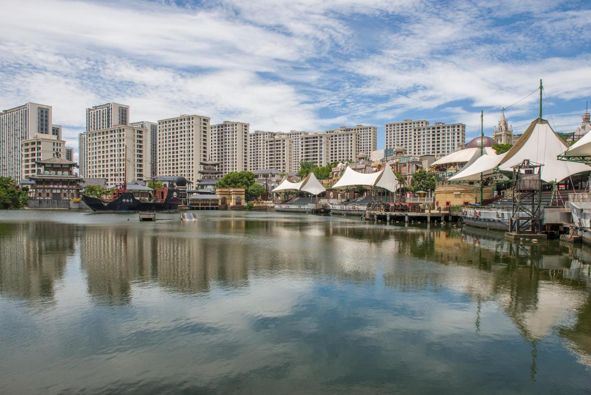 Yiwu Baide Theme Hotel Esterno foto
